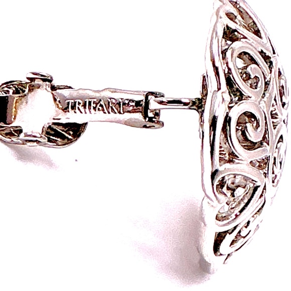 Vintage TRIFARI Silver Tone Filigree Swirl Clip On Earrings - Picture 2 of 3